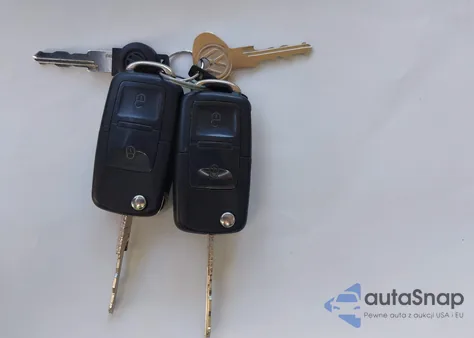 2002 Volkswagen Eurovan Mv z USA, uszkodzony, nr VIN WV2MB47002H011580